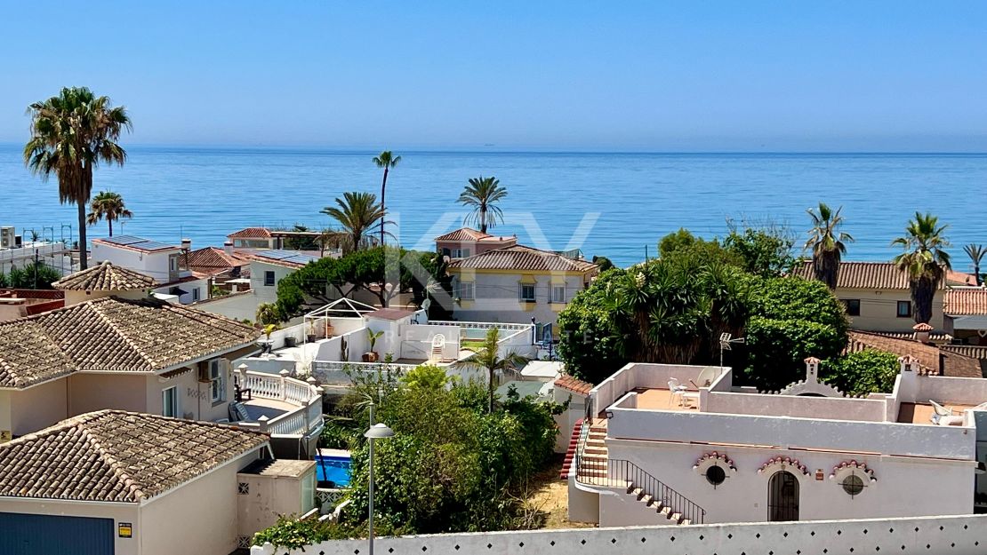 Contemporary beachside villa with sea views and smart design in Elviria, Marbella East