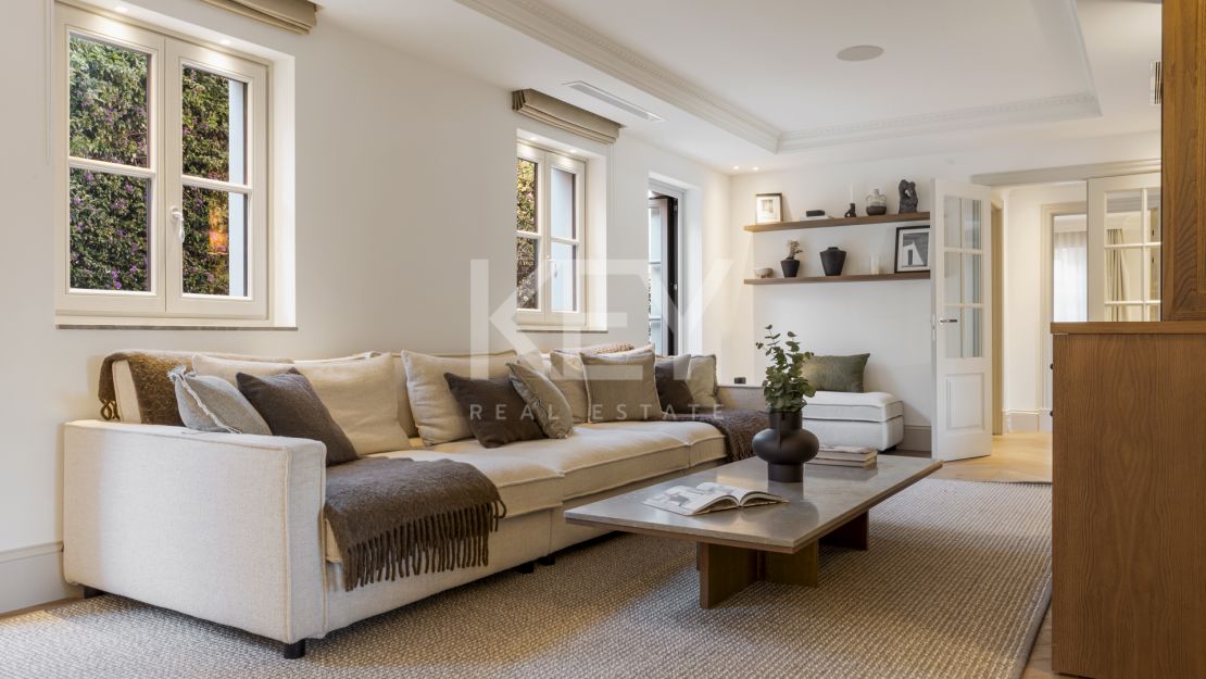 Elegante villa con interiores de diseño y spa en el corazón de Nueva Andalucía, Marbella