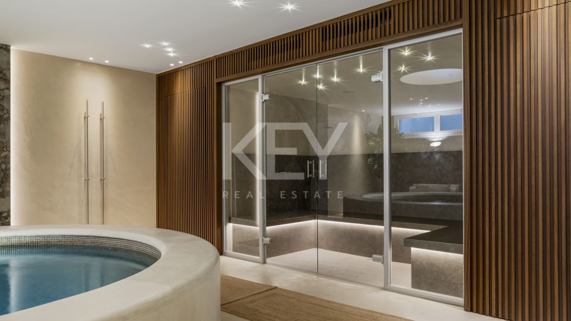 Elegante villa con interiores de diseño y spa en el corazón de Nueva Andalucía, Marbella