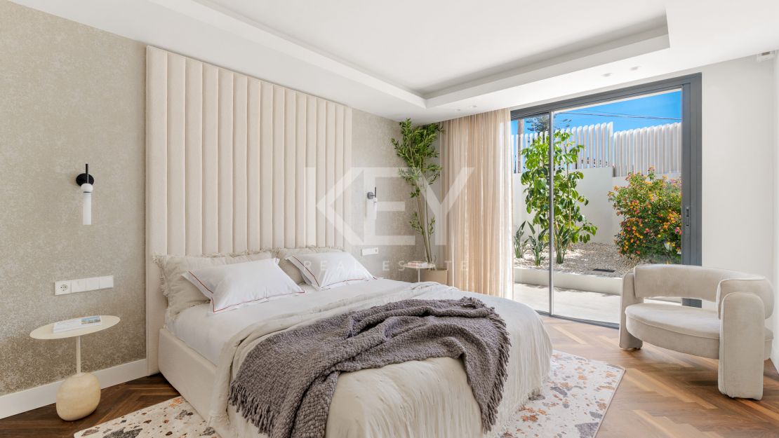 Villa de elegancia andaluza moderna con retiro privado de bienestar en El Rosario, Marbella Este