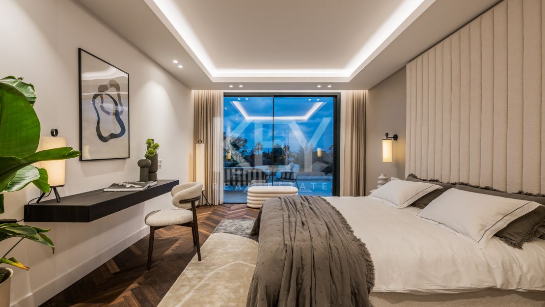 Villa de elegancia andaluza moderna con retiro privado de bienestar en El Rosario, Marbella Este