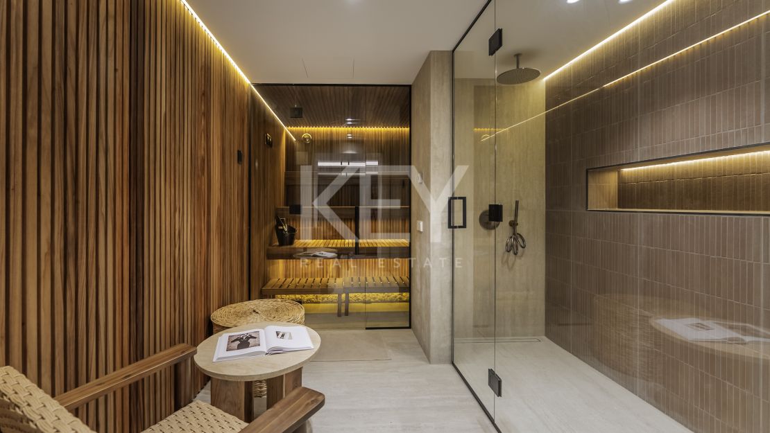 Villa de elegancia andaluza moderna con retiro privado de bienestar en El Rosario, Marbella Este