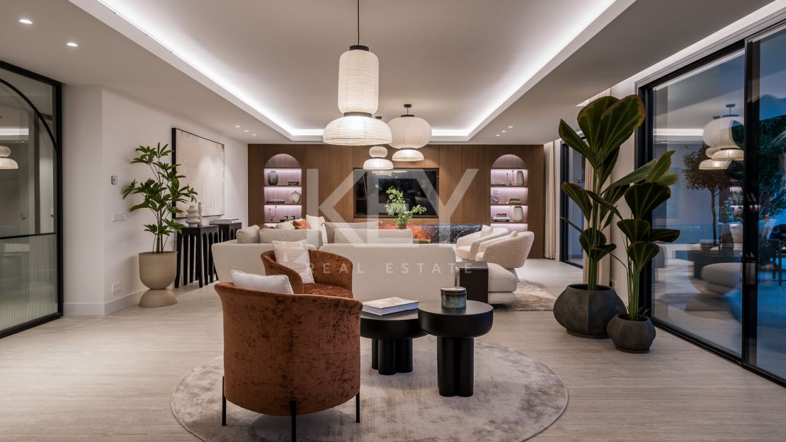 Villa de elegancia andaluza moderna con retiro privado de bienestar en El Rosario, Marbella Este