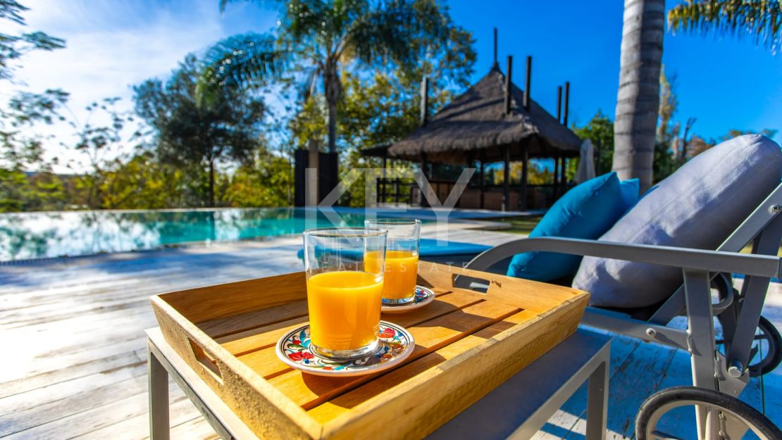 Villa de golf en primera línea a pasos de la playa en Guadalmina Baja