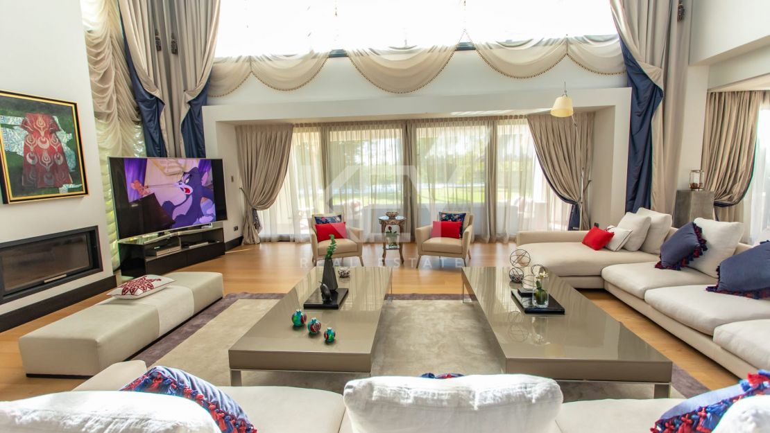 Villa de golf en primera línea a pasos de la playa en Guadalmina Baja
