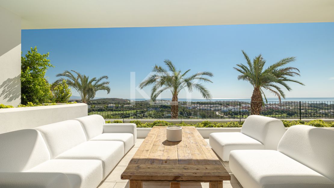 Luxurious first-floor apartment – exclusive living with concierge services in Finca Cortesin, Casares