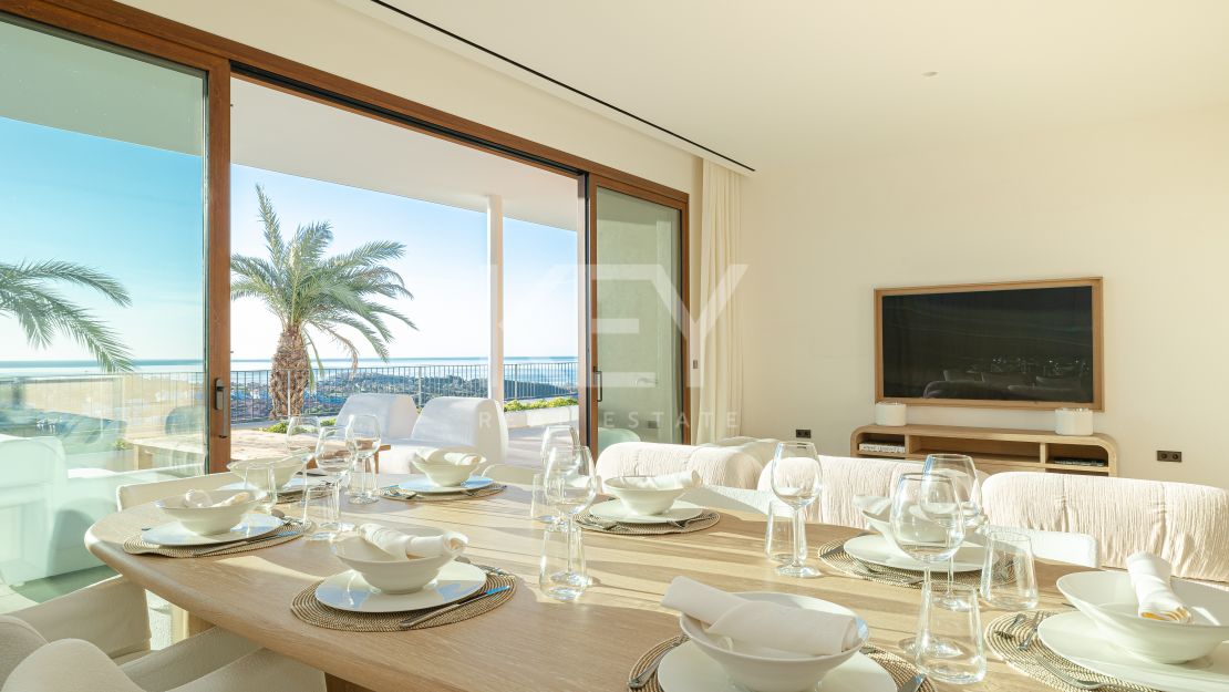 Luxurious first-floor apartment – exclusive living with concierge services in Finca Cortesin, Casares
