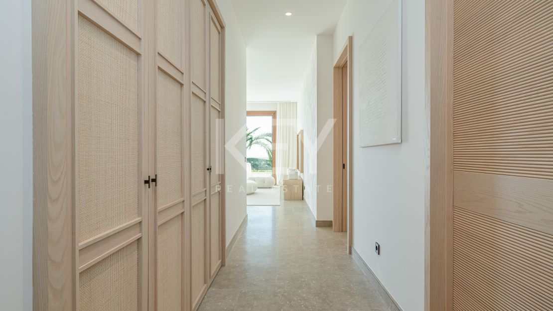 Luxurious first-floor apartment – exclusive living with concierge services in Finca Cortesin, Casares