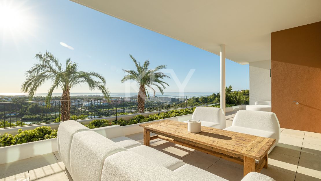 Luxurious first-floor apartment – exclusive living with concierge services in Finca Cortesin, Casares