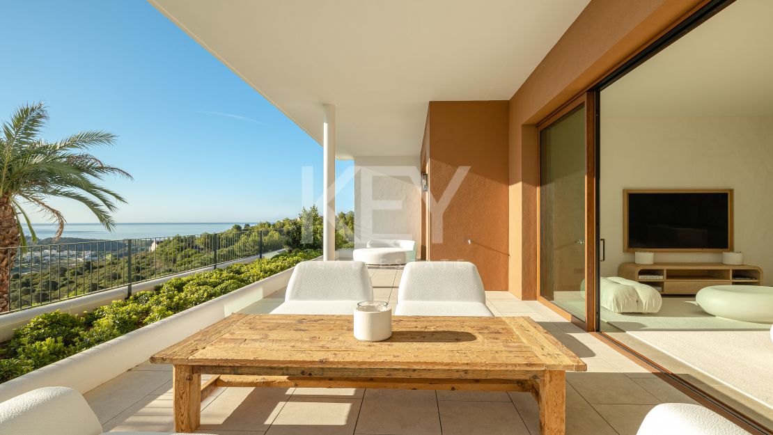 Luxurious first-floor apartment – exclusive living with concierge services in Finca Cortesin, Casares