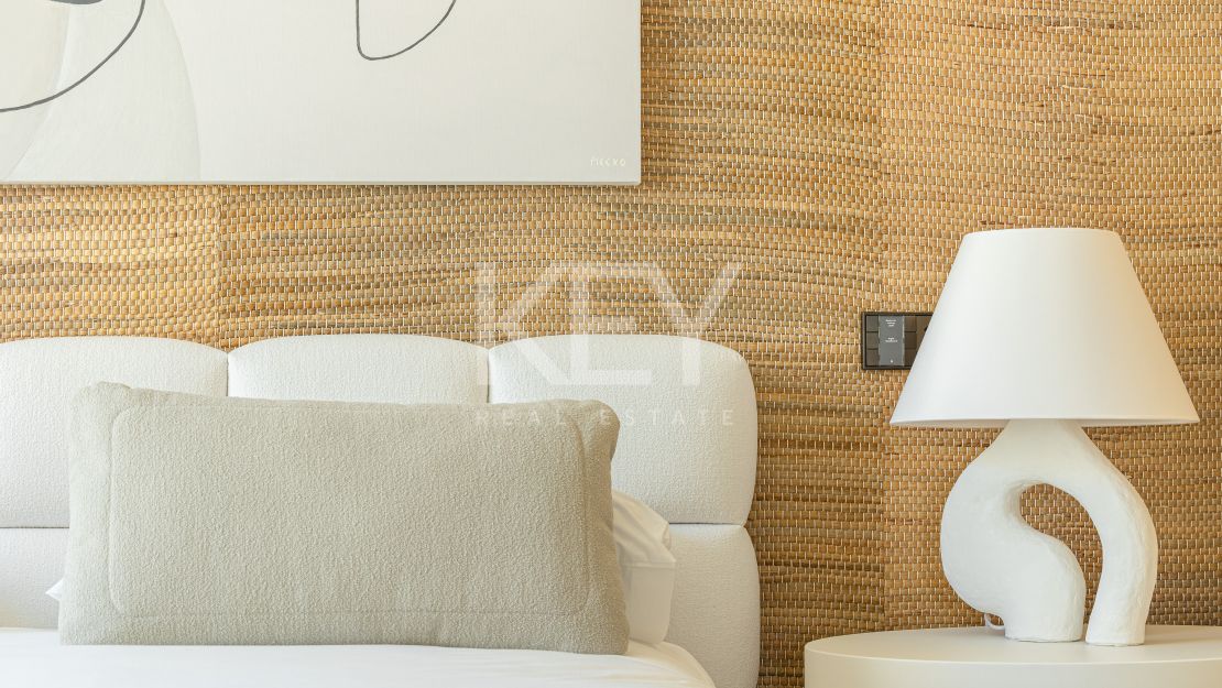Luxurious first-floor apartment – exclusive living with concierge services in Finca Cortesin, Casares