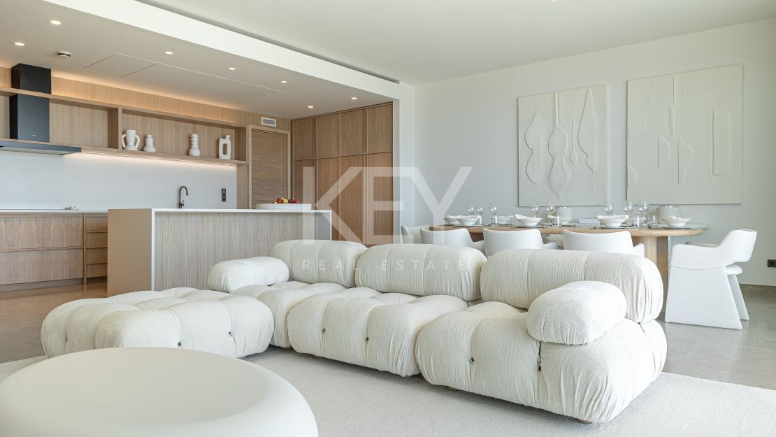 Luxurious first-floor apartment – exclusive living with concierge services in Finca Cortesin, Casares