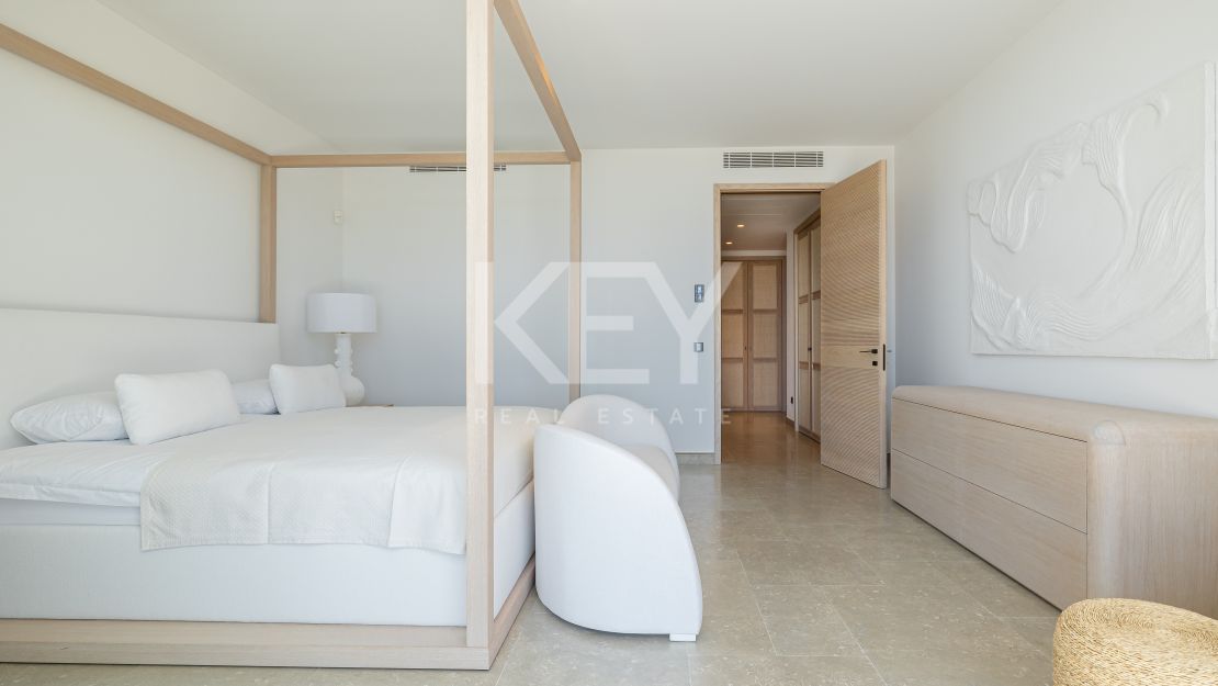 Luxurious first-floor apartment – exclusive living with concierge services in Finca Cortesin, Casares