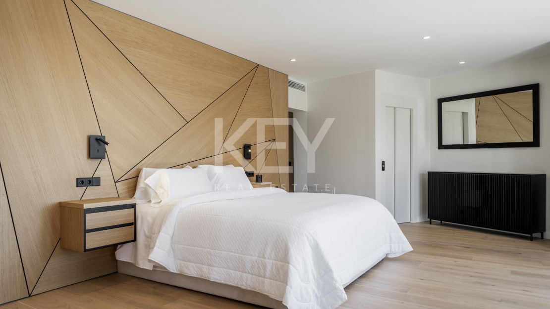 Роскошная вилла с захватывающим видом на море, обращенная на юг, в Нагуэлесе, Марбелья