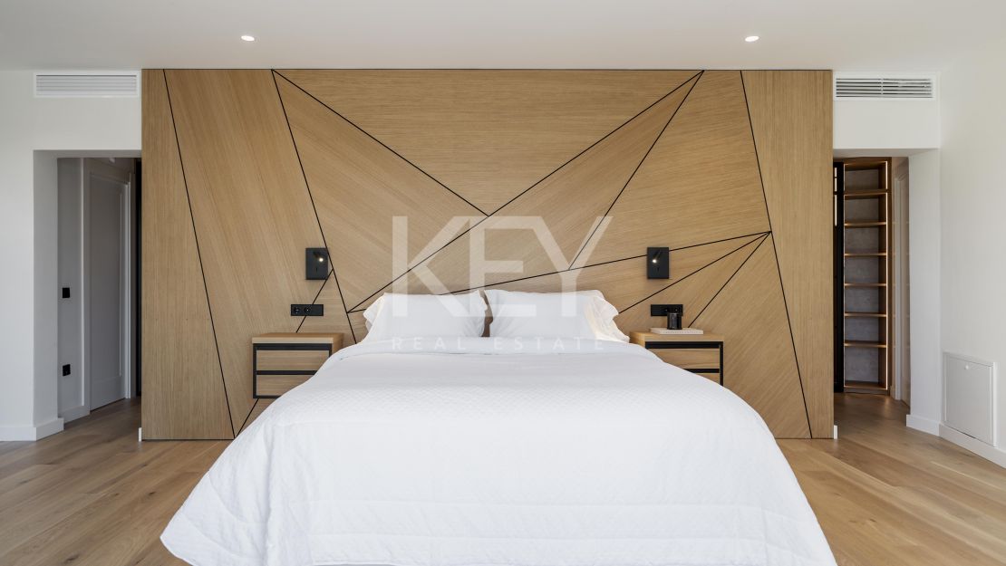 Роскошная вилла с захватывающим видом на море, обращенная на юг, в Нагуэлесе, Марбелья