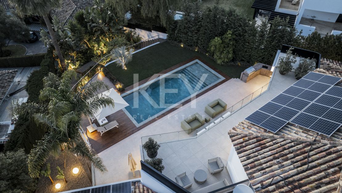 Роскошная вилла с захватывающим видом на море, обращенная на юг, в Нагуэлесе, Марбелья