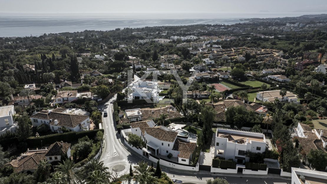 Роскошная вилла с захватывающим видом на море, обращенная на юг, в Нагуэлесе, Марбелья