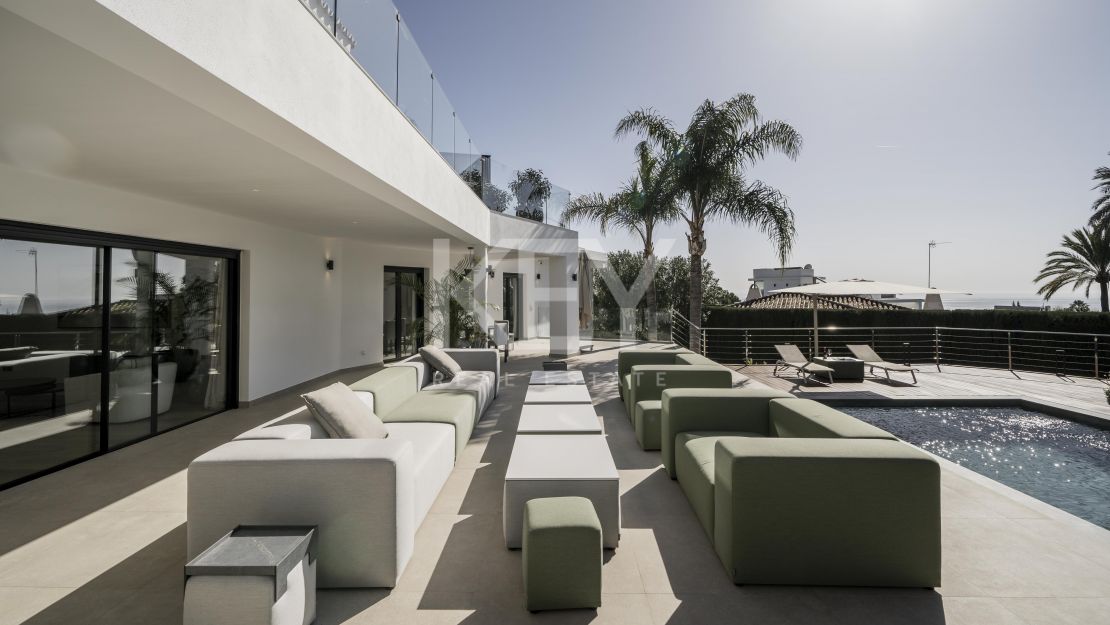 Роскошная вилла с захватывающим видом на море, обращенная на юг, в Нагуэлесе, Марбелья