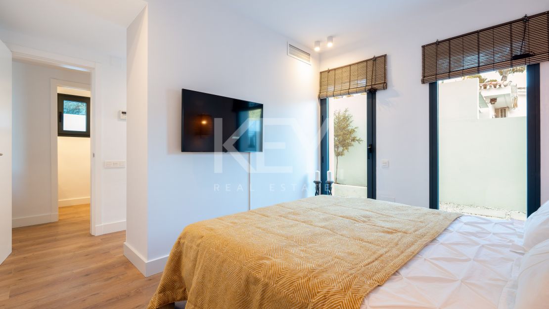 Villa contemporánea de 3 dormitorios con gimnasio en la azotea en una ubicación privilegiada en Nueva Andalucía