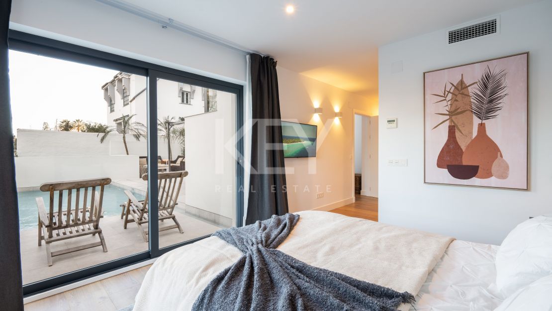 Villa contemporánea de 3 dormitorios con gimnasio en la azotea en una ubicación privilegiada en Nueva Andalucía