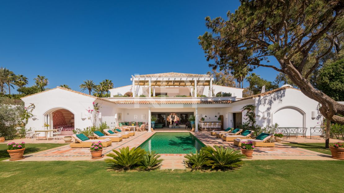 Villa de lujo frente a la playa en Los Verdiales, Marbella Golden Mile