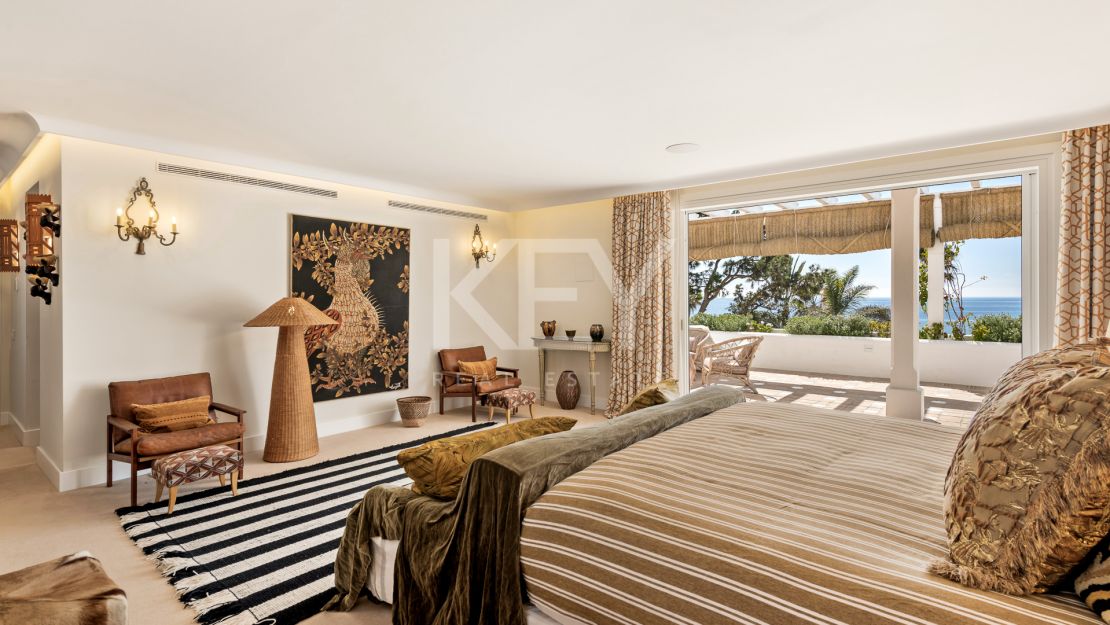 Villa de lujo frente a la playa en Los Verdiales, Marbella Golden Mile