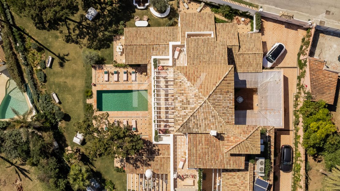 Villa de lujo frente a la playa en Los Verdiales, Marbella Golden Mile