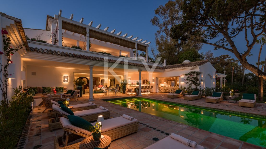 Villa de lujo frente a la playa en Los Verdiales, Marbella Golden Mile