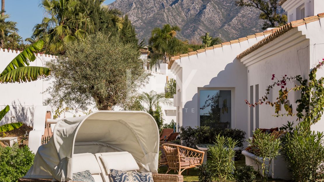 Villa de lujo frente a la playa en Los Verdiales, Marbella Golden Mile