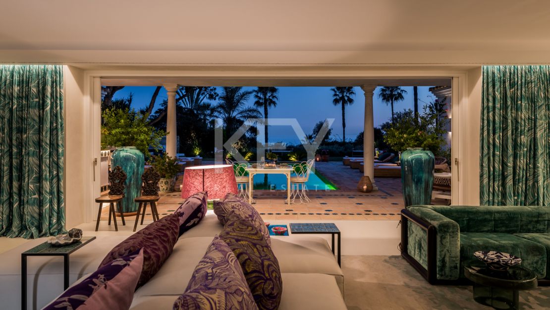 Villa de lujo frente a la playa en Los Verdiales, Marbella Golden Mile