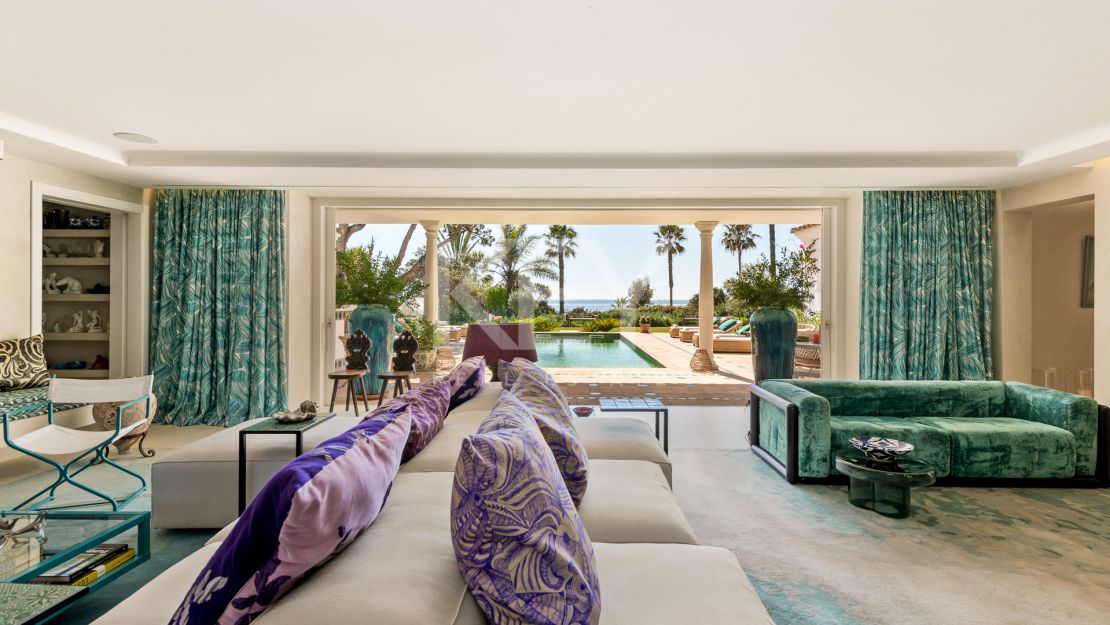 Villa de lujo frente a la playa en Los Verdiales, Marbella Golden Mile