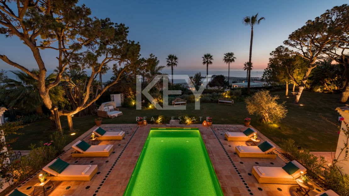Villa de lujo frente a la playa en Los Verdiales, Marbella Golden Mile