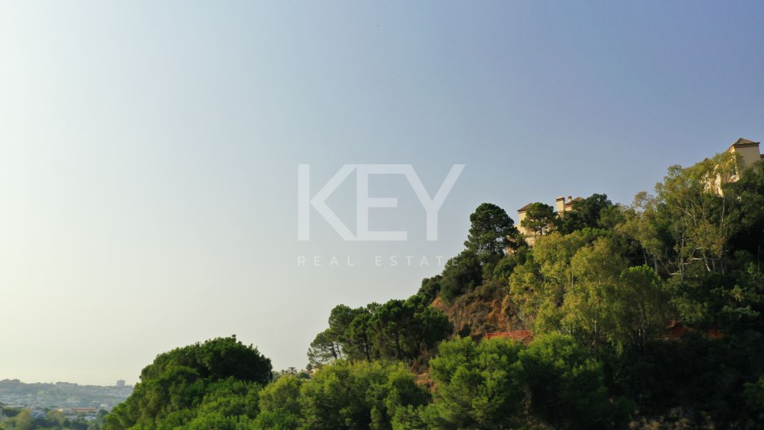 Brand new frontline golf Villa with panoramic views in La Quinta Golf, Benahavís