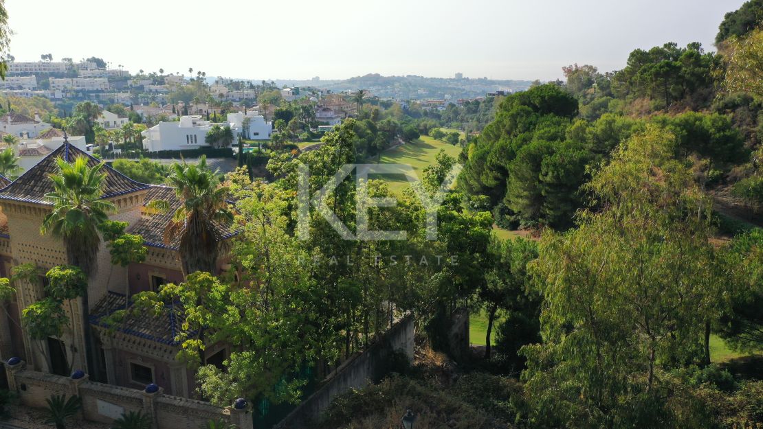 Brand new frontline golf Villa with panoramic views in La Quinta Golf, Benahavís
