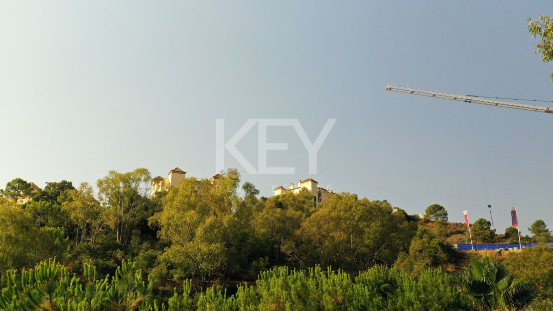 Brand new frontline golf Villa with panoramic views in La Quinta Golf, Benahavís