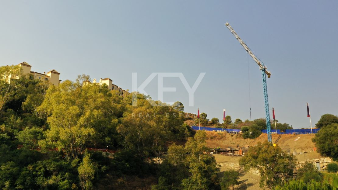 Brand new frontline golf Villa with panoramic views in La Quinta Golf, Benahavís