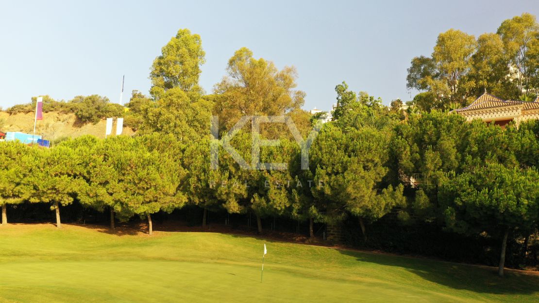Brand new frontline golf Villa with panoramic views in La Quinta Golf, Benahavís