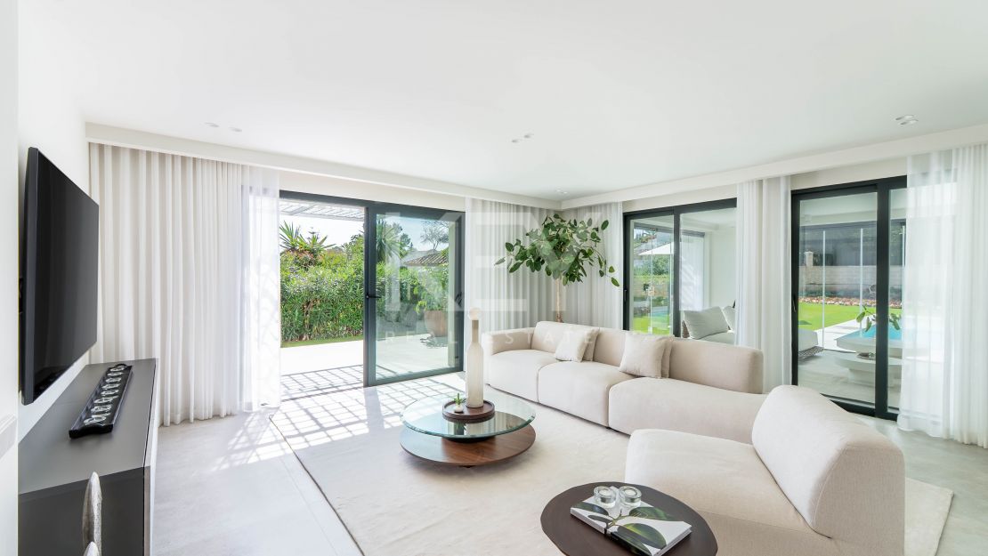 Villa mediterránea moderna con vistas al mar en Nueva Andalucía, Marbella