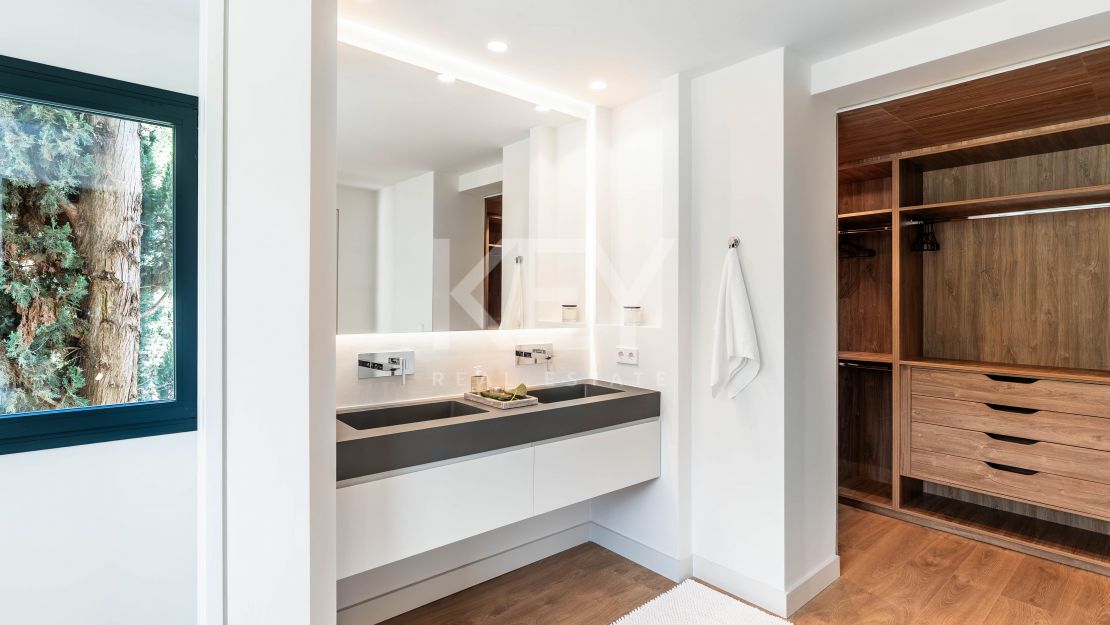 Villa mediterránea moderna con vistas al mar en Nueva Andalucía, Marbella