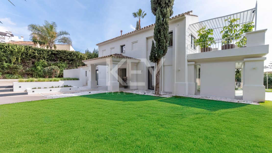 Villa mediterránea moderna con vistas al mar en Nueva Andalucía, Marbella