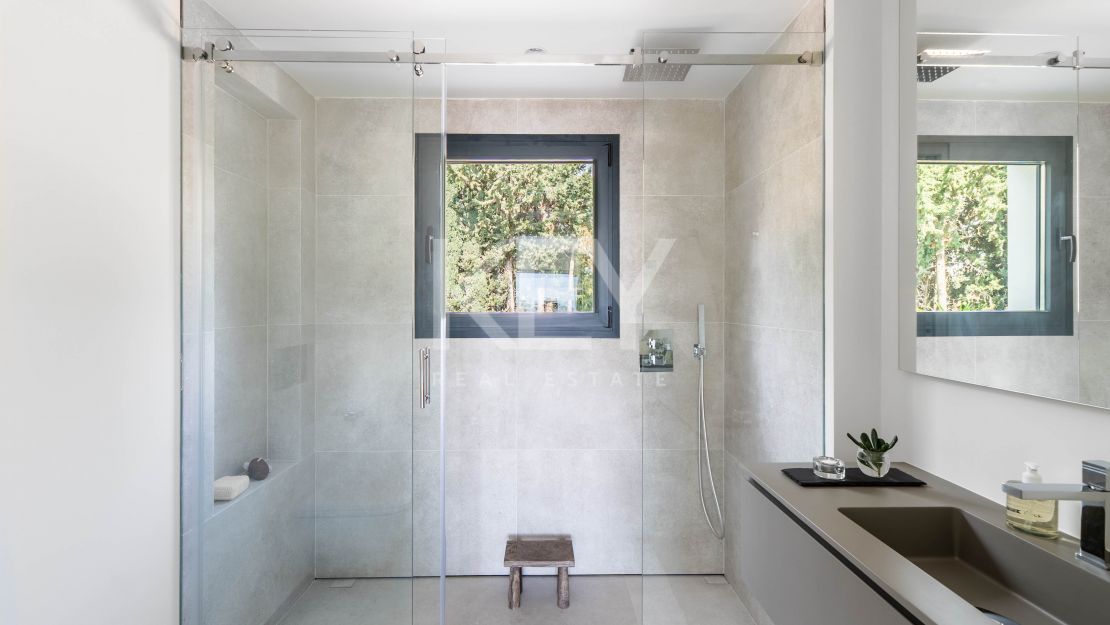 Villa mediterránea moderna con vistas al mar en Nueva Andalucía, Marbella