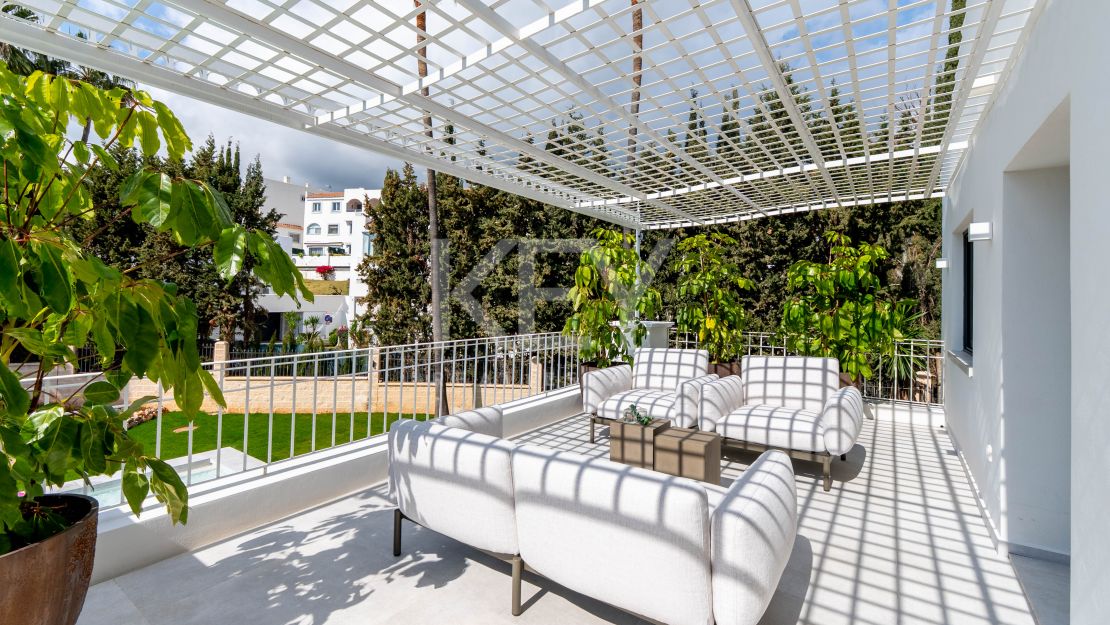 Villa mediterránea moderna con vistas al mar en Nueva Andalucía, Marbella