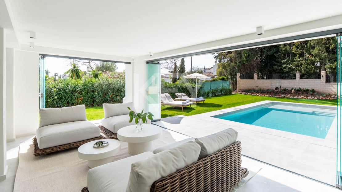 Villa mediterránea moderna con vistas al mar en Nueva Andalucía, Marbella