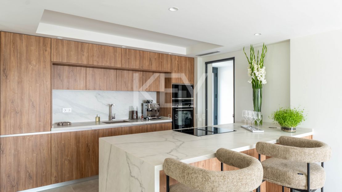 Villa mediterránea moderna con vistas al mar en Nueva Andalucía, Marbella