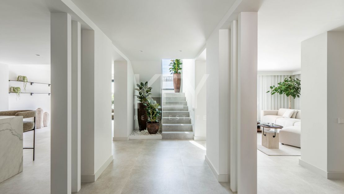 Villa mediterránea moderna con vistas al mar en Nueva Andalucía, Marbella