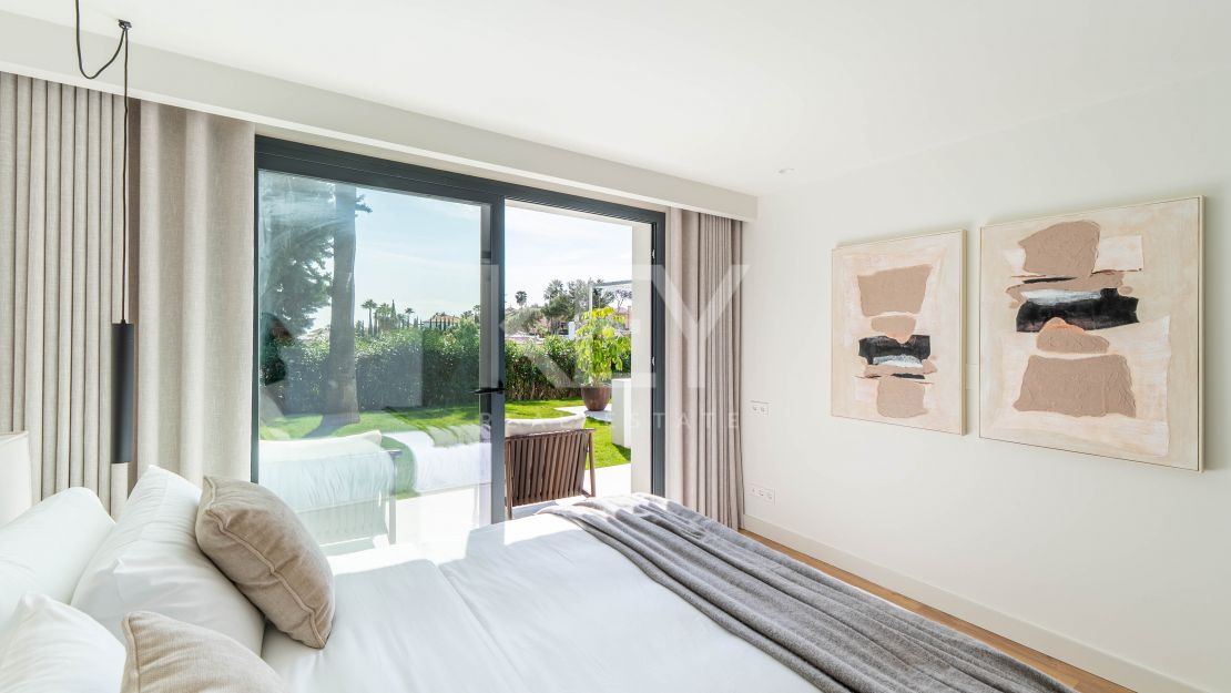 Villa mediterránea moderna con vistas al mar en Nueva Andalucía, Marbella