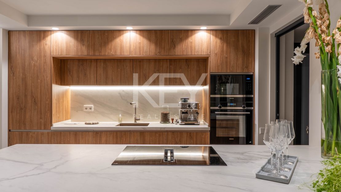 Villa mediterránea moderna con vistas al mar en Nueva Andalucía, Marbella