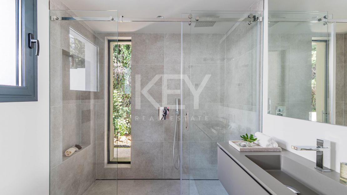 Villa mediterránea moderna con vistas al mar en Nueva Andalucía, Marbella