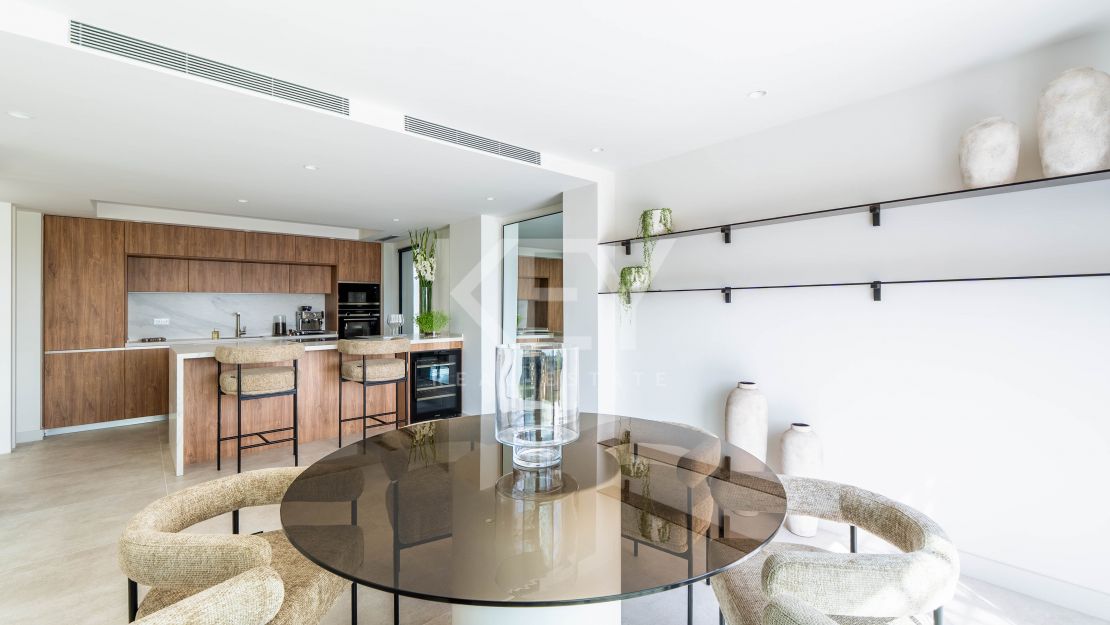 Villa mediterránea moderna con vistas al mar en Nueva Andalucía, Marbella