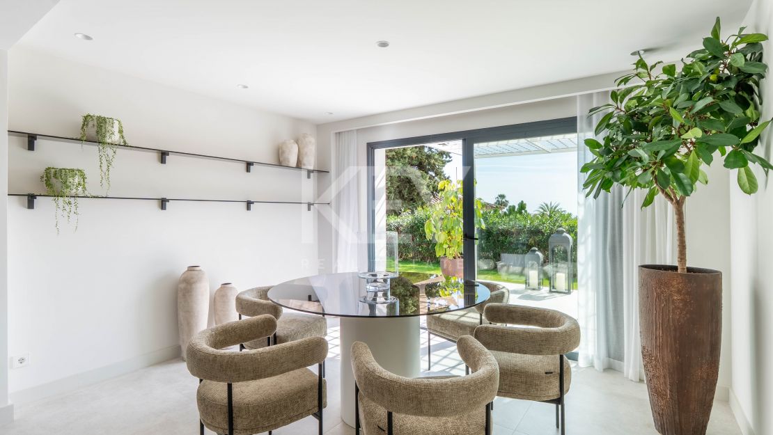 Villa mediterránea moderna con vistas al mar en Nueva Andalucía, Marbella